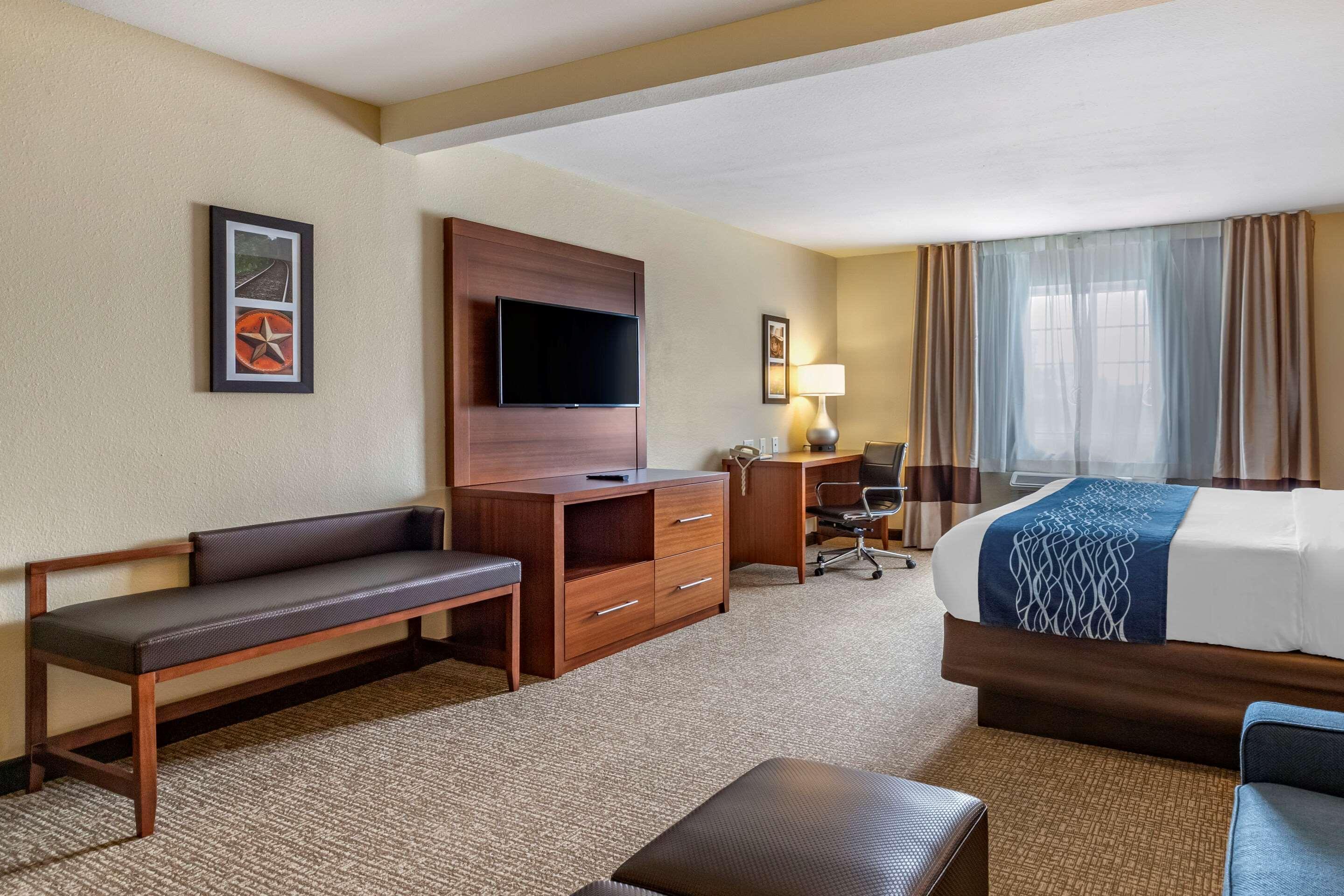 Hotel Comfort & Texas Hill Country 3*